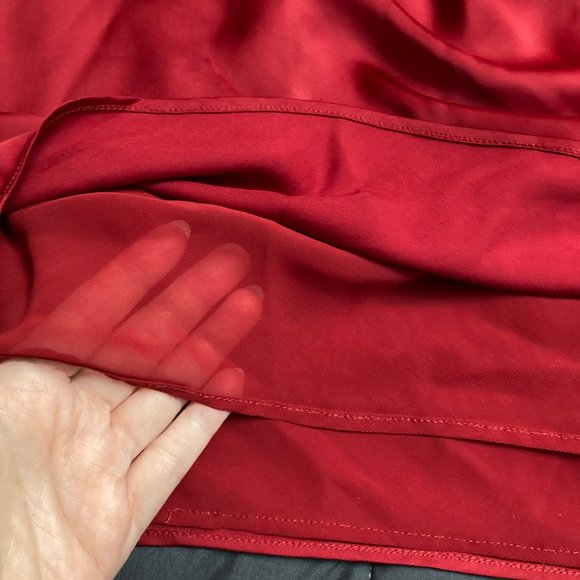 ANN TAYLOR LOFT Sleeveless Satin Shell / Tank Scoop Neck Top  -  Size 0 - Picture 8 of 13